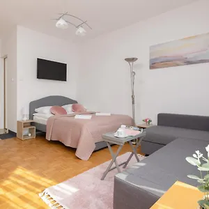 Metro Natolin Ursynow Centre Studio With Balcony By Renters Warszawa